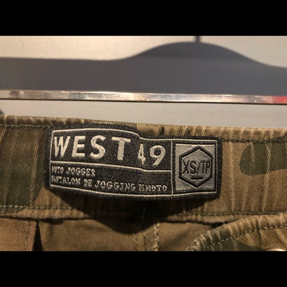 Men’s Camo Joggers - Picture 4 of 4